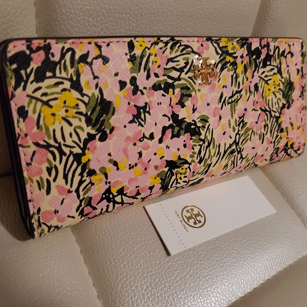 Brand NWT~🌸 Tory Burch Emerson Slim Envelope Flower Field Wallet